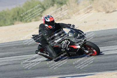 media/Dec-01-2025-Moto Forza (Mon) [[2daa91e15f]]/2-Intermediate Group/Session 4 Turn 9/